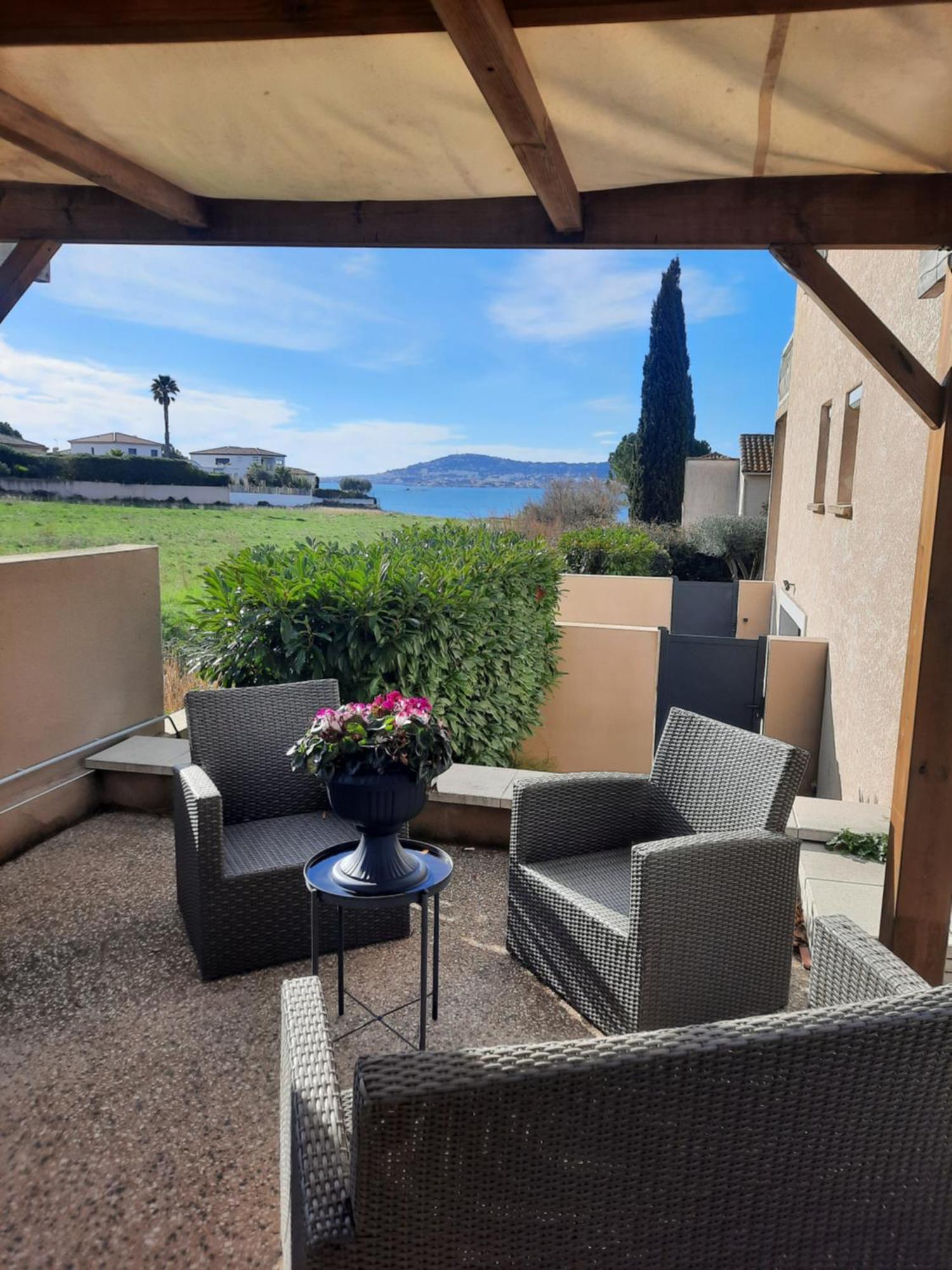Ferienwohnung La Bastide En Front D'Etang De Thau Bouzigues Exterior foto